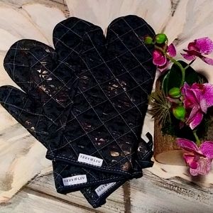 1 IZZY & LIV Oven Mitten